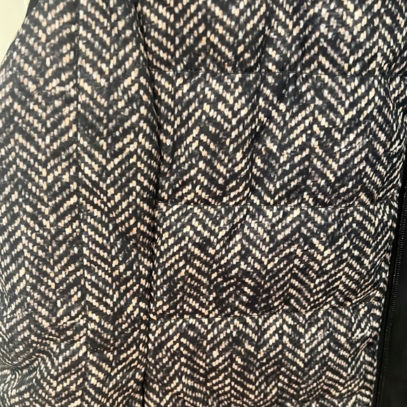 Lightweight Puffer Vest - Picture 6 of 7